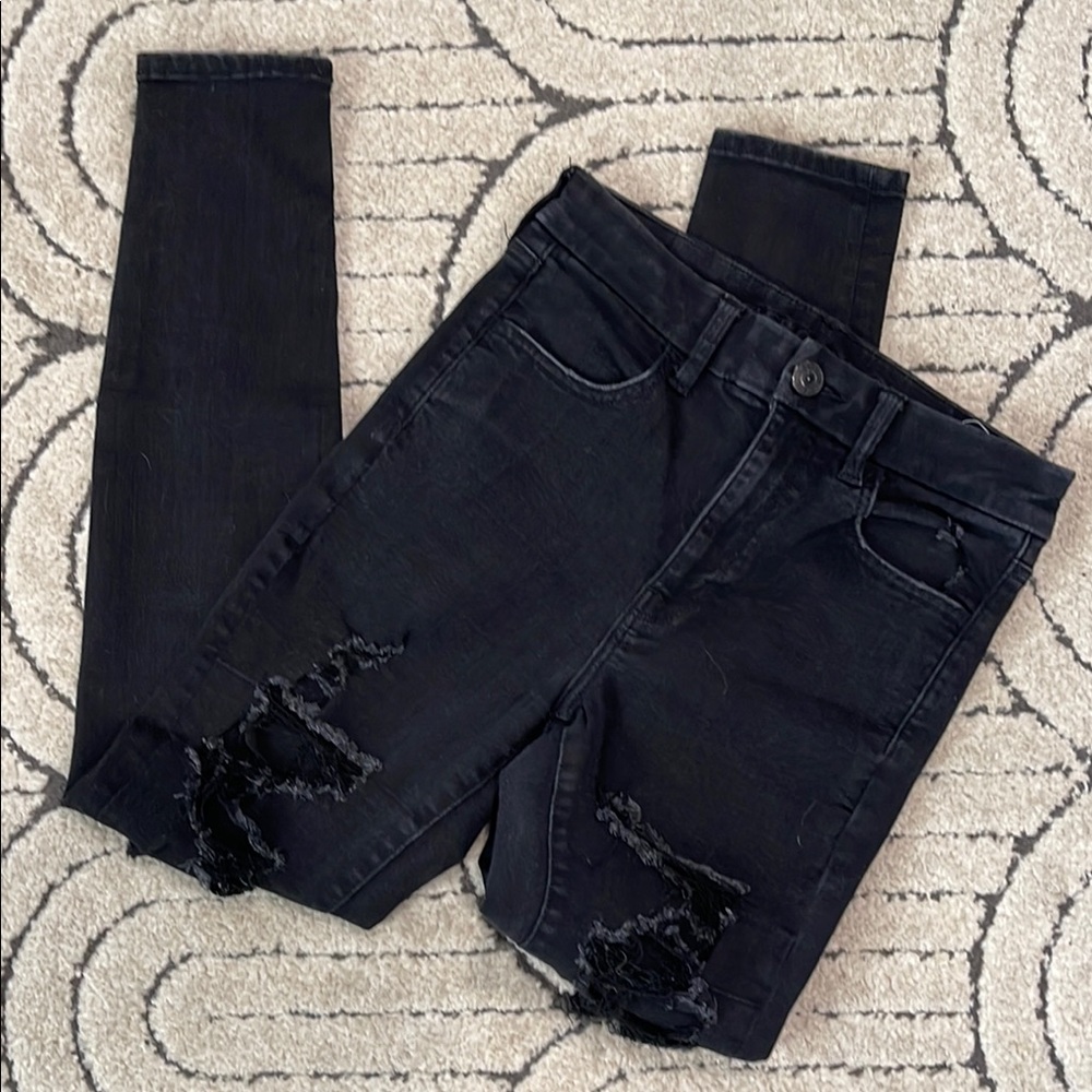 Women's Black Distressed Skinny Jeans